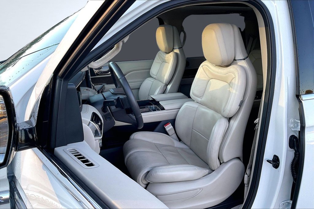 Used 2020 Lincoln Navigator Reserve AWD/4WD image 22