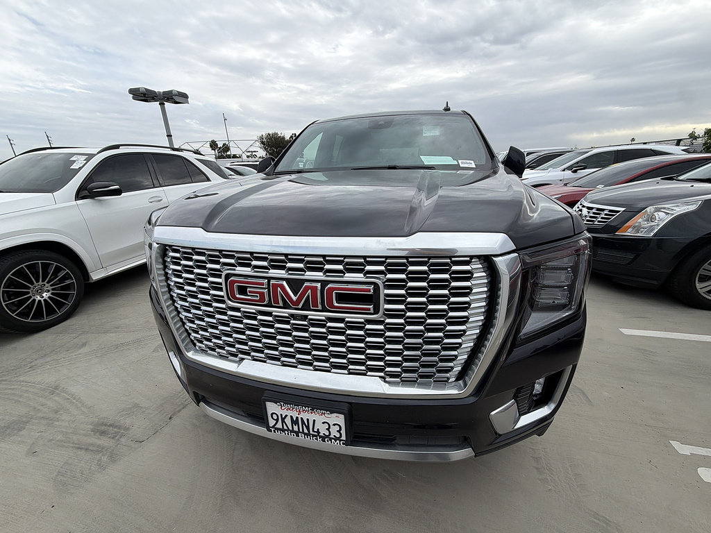 Used 2024 GMC Yukon Denali w/ Advanced Technology Package AWD/4WD image 1