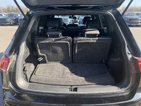 Used 2021 Volkswagen Tiguan SE image 27
