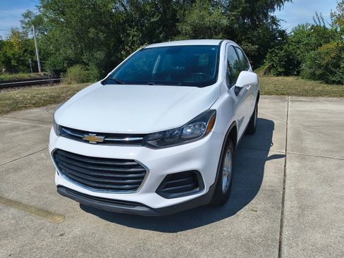 Used 2018 Chevrolet Trax LS AWD/4WD image 1