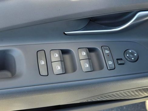 Certified 2025 Hyundai Elantra Hybrid FWD image 16