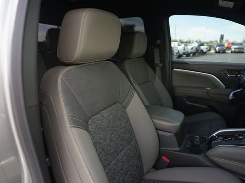 Used 2024 Chevrolet Colorado ZR2 w/ Safety Package AWD/4WD image 19