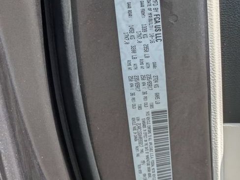 Used 2017 Chrysler Pacifica Touring FWD image 29