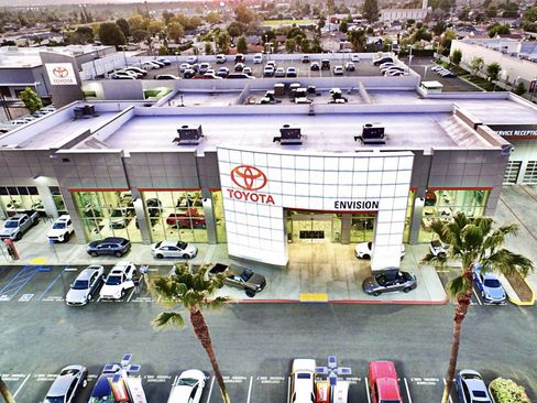 Used 2025 Toyota Camry XSE image 40