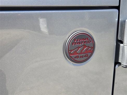 Used 2018 Jeep Wrangler Unlimited Rubicon image 12