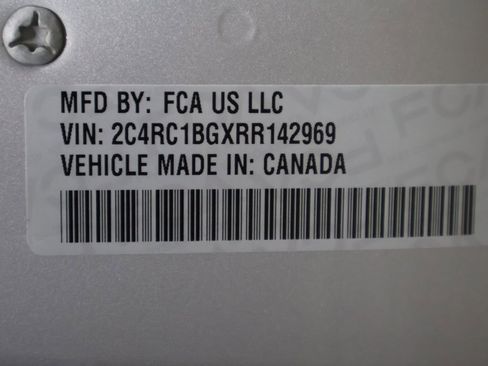 Used 2024 Chrysler Pacifica Touring-L image 45