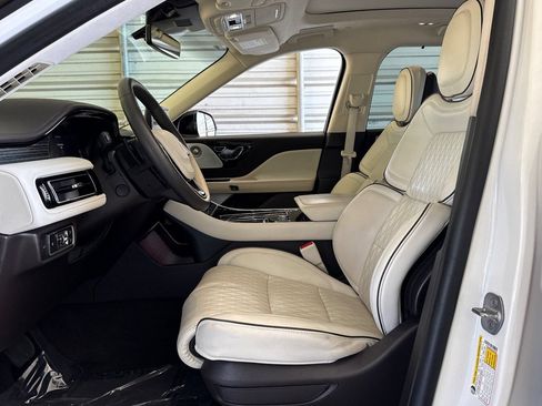 Certified 2023 Lincoln Aviator Black Label AWD/4WD image 10