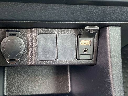 Used 2016 Toyota Corolla LE image 13