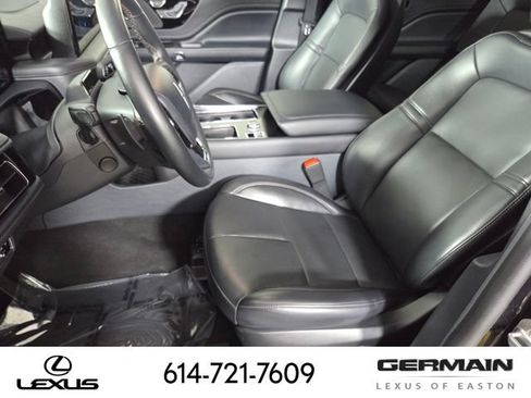 Used 2025 Lincoln Aviator AWD image 18
