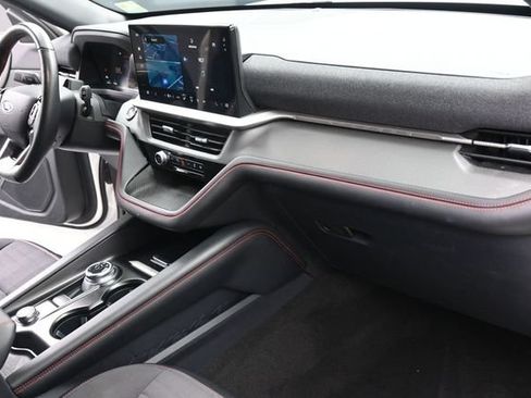 Used 2025 Ford Explorer ST-Line w/ ST-Line Street Pack AWD/4WD image 31