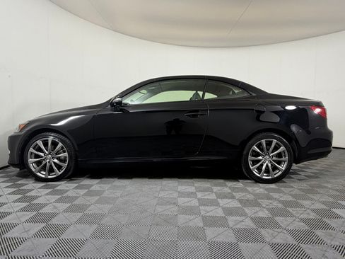 Used 2014 Lexus IS 250C w/ Luxury Package RWD image 2