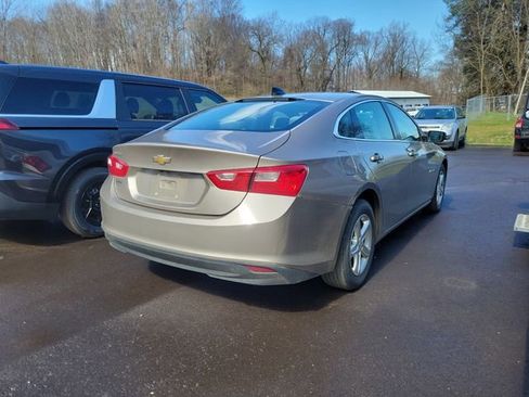 Used 2022 Chevrolet Malibu LS image 3