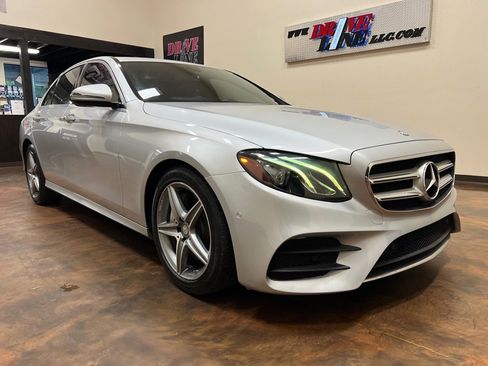 Used 2017 Mercedes-Benz E 300 image 3
