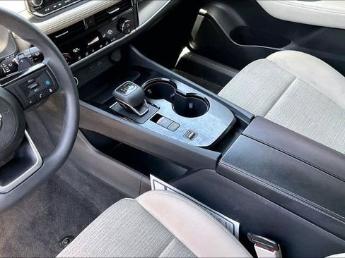 Used 2023 Nissan Rogue SV FWD image 17