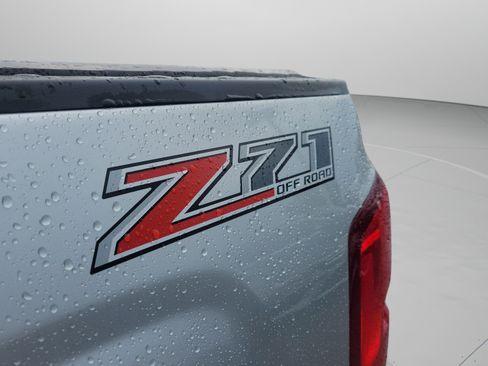 Used 2017 Chevrolet Silverado 1500 LTZ Z71 AWD/4WD image 29
