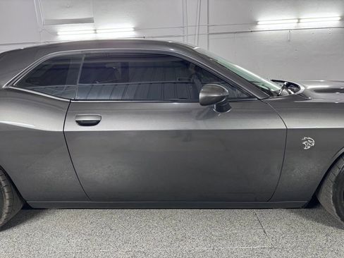 Used 2019 Dodge Challenger SRT Hellcat w/ Alcantara Appearance Package RWD image 5