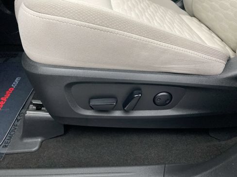 Used 2023 Nissan Pathfinder SV AWD/4WD image 13