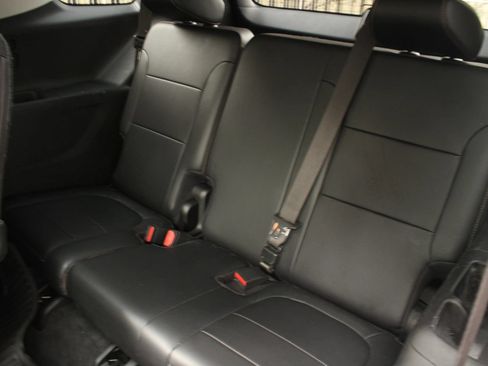 Used 2019 Chevrolet Traverse LT w/ LT Premium Package AWD/4WD image 21