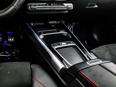 Used 2024 Mercedes-Benz GLB 250 image 7