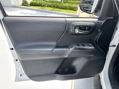 Used 2016 Toyota Tacoma TRD Sport w/ Towing Package RWD image 38