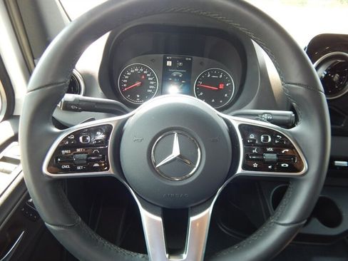 Used 2023 Mercedes-Benz Sprinter 3500 image 32