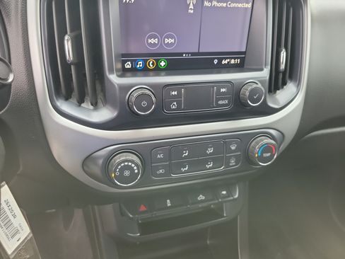 Used 2019 Chevrolet Colorado LT w/ LT Convenience Package RWD image 9