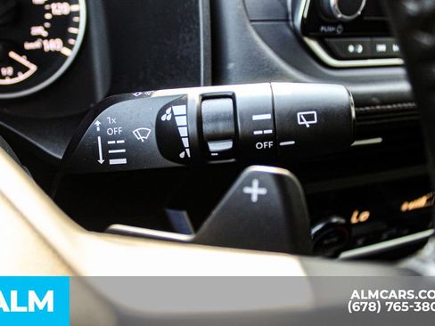 Used 2025 Nissan Rogue SV FWD image 30