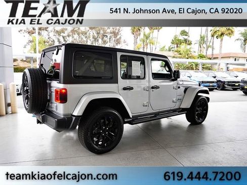 Used 2023 Jeep Wrangler Unlimited Sahara AWD/4WD image 9