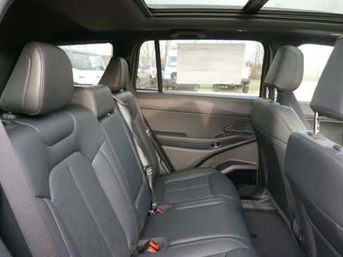 New 2026 Jeep Cherokee Overland w/ Trailer Tow Group image 11