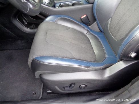 Used 2015 Chrysler 200 S w/ Comfort Group AWD/4WD image 8