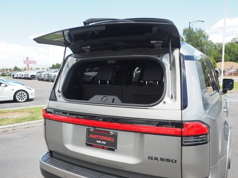 Used 2025 Lexus GX 550 w/ Accessory Package (31) AWD/4WD image 20