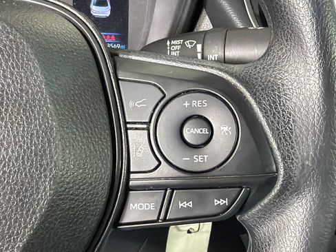 Used 2022 Toyota Corolla LE FWD image 25