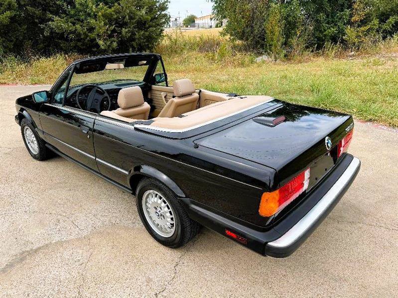 Used 1991 BMW 325i Convertible RWD image 19
