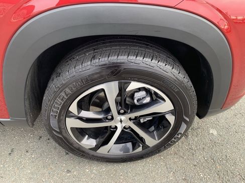 Used 2025 Chevrolet Trax RS w/ Sunroof Package image 8