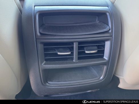 Used 2018 Cadillac XT5 Luxury w/ Driver Awareness Package image 29