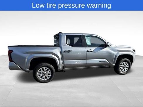 Used 2025 Toyota Tacoma SR5 image 3