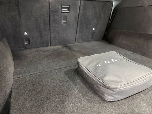 Used 2022 Tesla Model Y Long Range image 7