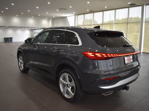 Used 2025 Audi Q5 Premium Plus w/ Premium Plus AWD/4WD image 5