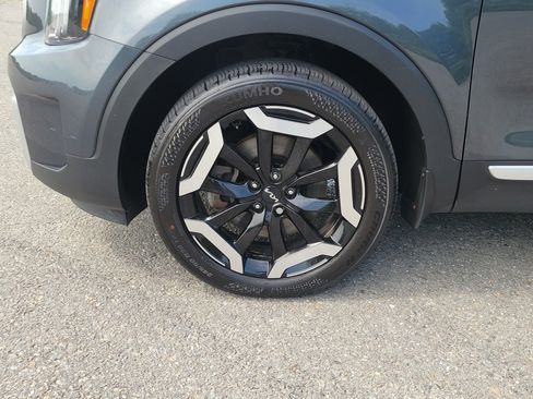 Used 2024 Kia Telluride EX w/ EX Captain's Chair Package AWD/4WD image 12