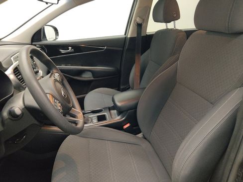 Used 2018 Kia Sorento LX image 17