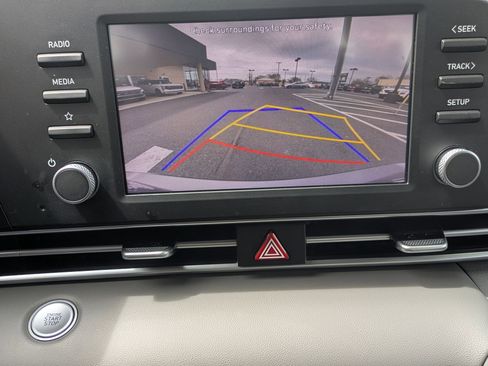 Certified 2023 Hyundai Elantra SEL FWD image 17