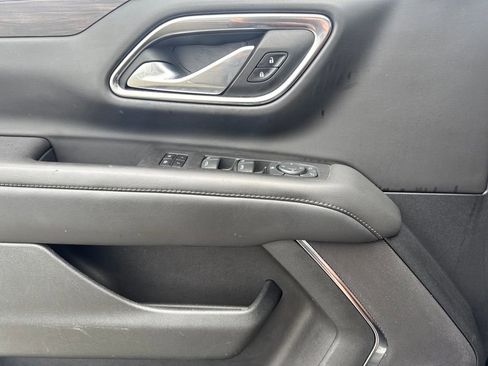 Used 2024 Chevrolet Suburban LT image 20