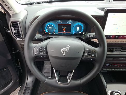 Used 2025 Ford Bronco Sport Outer Banks w/ Outer Banks Tech Package+ image 21