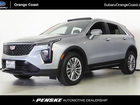Used 2025 Cadillac XT4 Premium Luxury FWD image 1