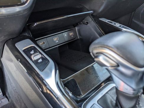 Used 2023 Kia Sorento SX image 24