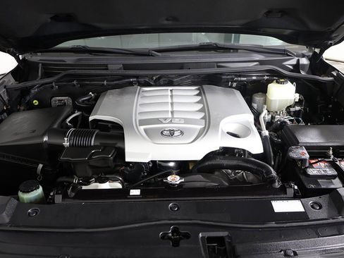 Used 2020 Toyota Land Cruiser image 26