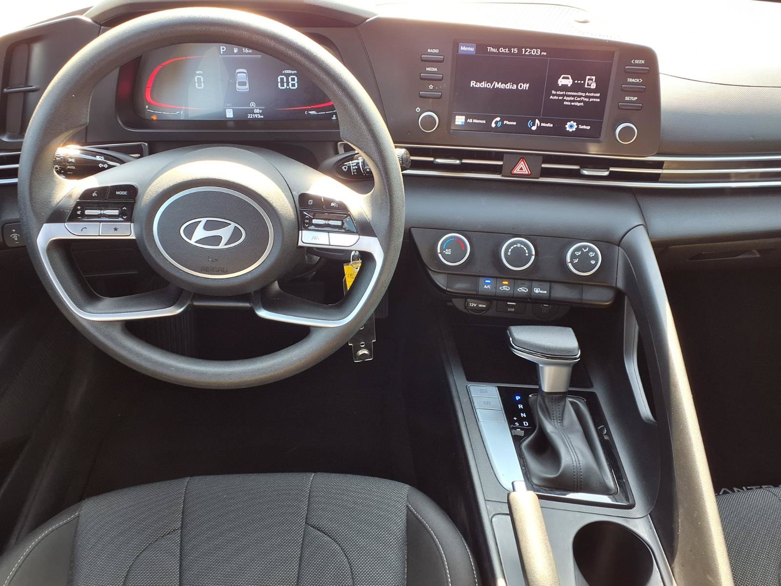 Certified 2024 Hyundai Elantra SE FWD image 12