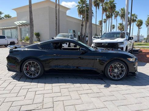 Used 2022 Ford Mustang Shelby GT500 w/ Technology Package RWD image 3