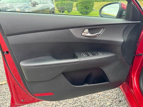 Used 2021 Kia Forte LXS FWD image 22