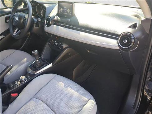 Used 2019 Toyota Yaris LE image 22